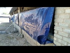 치킨 쉐드 와 소집 에 사용 되는 커튼 사이드